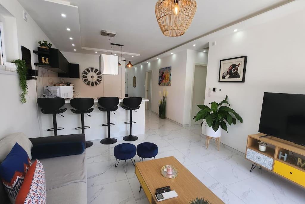 Suite Prestige Logement Neuf Avec Spa Et Ecran De Cinema En Rez De Jardin コルマール エクステリア 写真