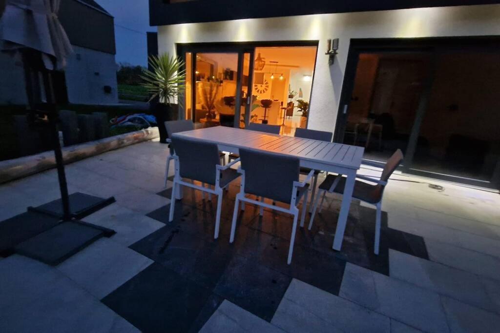 Suite Prestige Logement Neuf Avec Spa Et Ecran De Cinema En Rez De Jardin コルマール エクステリア 写真