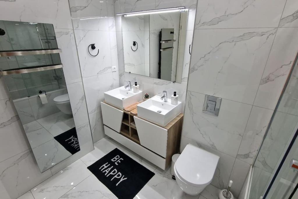 Suite Prestige Logement Neuf Avec Spa Et Ecran De Cinema En Rez De Jardin コルマール エクステリア 写真