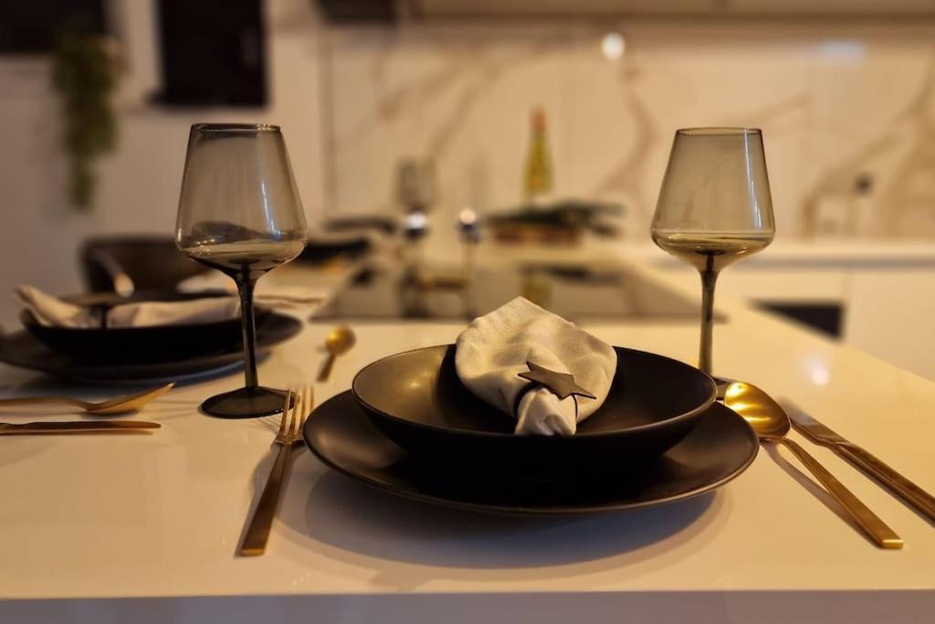 Suite Prestige Logement Neuf Avec Spa Et Ecran De Cinema En Rez De Jardin コルマール エクステリア 写真
